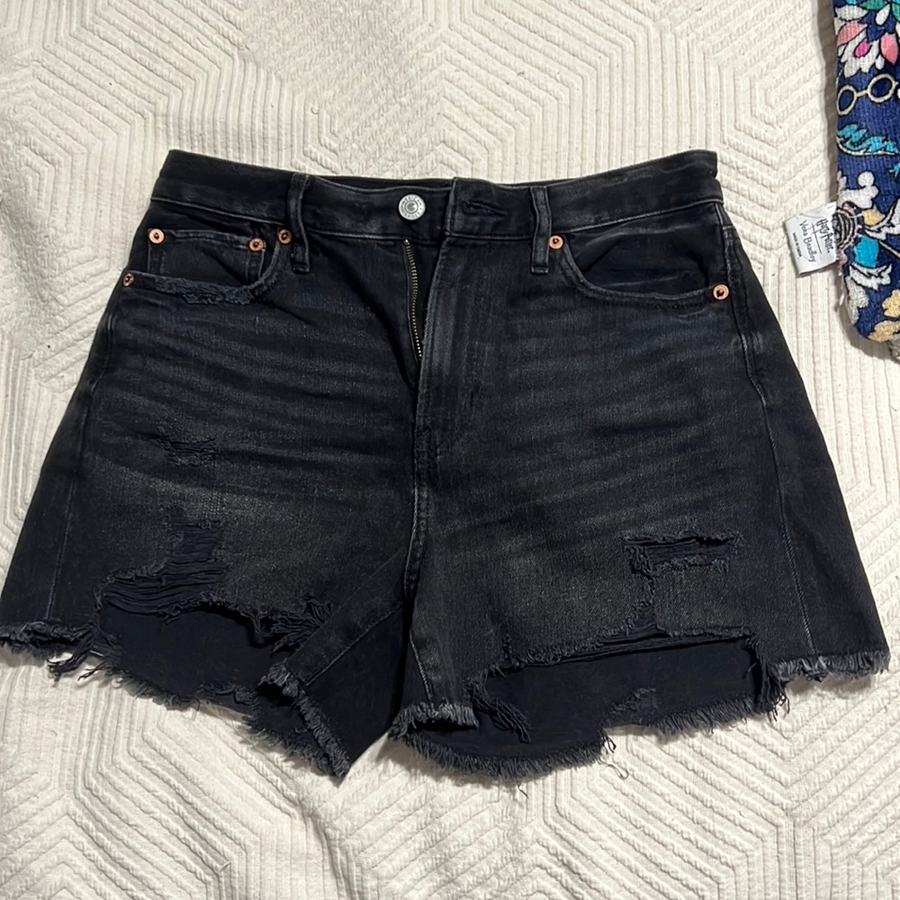 American eagle 90s boyfriend shorts